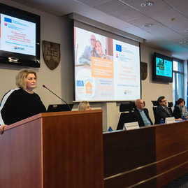 Zväčšiť fotografiu - Ako pomôžeme osamelým seniorom v kraji? - TSK_IDA konferencia_mini (1 of 27)